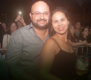 
        <a style='margin-left: 5px;' class='btn btn-xs btn-social btn-facebook' href='https://www.facebook.com/sharer/sharer.php?u=https://galeramix.s01.web.getmuller.com.br/imagem/a86/800-800-90/conteudo/site_galerias/86/skank-petry-galera-mix-16.jpg' rel='popup' data-width='500' data-height='400'><i class='fa fa-facebook'></i>Compartilhar <span class='hidden-xs'>no Facebook</span>
    </a> 
    <a class='btn btn-default btn-xs' target='_blank' href='imagem/a86/800-800-90/conteudo/site_galerias/86/skank-petry-galera-mix-16.jpg'>
        <span class='glyphicon glyphicon-cloud-download'></span> Salvar
    </a>
    