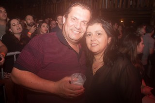 
    <a style='margin-left: 5px;' class='btn btn-xs btn-social btn-facebook' href='https://www.facebook.com/sharer/sharer.php?u=https://galeramix.s01.web.getmuller.com.br/imagem/a86/800-800-90/conteudo/site_galerias/86/skank-petry-galera-mix-17.jpg' rel='popup' data-width='500' data-height='400'><i class='fa fa-facebook'></i>Compartilhar <span class='hidden-xs'>no Facebook</span>
</a> 
<a class='btn btn-default btn-xs' target='_blank' href='imagem/a86/800-800-90/conteudo/site_galerias/86/skank-petry-galera-mix-17.jpg'>
    <span class='glyphicon glyphicon-cloud-download'></span> Salvar
</a>
