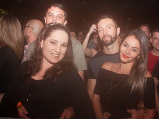 
<a style='margin-left: 5px;' class='btn btn-xs btn-social btn-facebook' href='https://www.facebook.com/sharer/sharer.php?u=https://galeramix.s01.web.getmuller.com.br/imagem/a86/800-800-90/conteudo/site_galerias/86/skank-petry-galera-mix-20.jpg' rel='popup' data-width='500' data-height='400'><i class='fa fa-facebook'></i>Compartilhar <span class='hidden-xs'>no Facebook</span>
</a> 
<a class='btn btn-default btn-xs' target='_blank' href='imagem/a86/800-800-90/conteudo/site_galerias/86/skank-petry-galera-mix-20.jpg'>
<span class='glyphicon glyphicon-cloud-download'></span> Salvar
</a>
