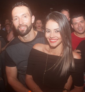 
<a style='margin-left: 5px;' class='btn btn-xs btn-social btn-facebook' href='https://www.facebook.com/sharer/sharer.php?u=https://galeramix.s01.web.getmuller.com.br/imagem/a86/800-800-90/conteudo/site_galerias/86/skank-petry-galera-mix-21.jpg' rel='popup' data-width='500' data-height='400'><i class='fa fa-facebook'></i>Compartilhar <span class='hidden-xs'>no Facebook</span>
</a> 
<a class='btn btn-default btn-xs' target='_blank' href='imagem/a86/800-800-90/conteudo/site_galerias/86/skank-petry-galera-mix-21.jpg'>
<span class='glyphicon glyphicon-cloud-download'></span> Salvar
</a>
