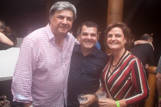 
<a style='margin-left: 5px;' class='btn btn-xs btn-social btn-facebook' href='https://www.facebook.com/sharer/sharer.php?u=https://galeramix.s01.web.getmuller.com.br/imagem/a86/800-800-90/conteudo/site_galerias/86/skank-petry-galera-mix-27.jpg' rel='popup' data-width='500' data-height='400'><i class='fa fa-facebook'></i>Compartilhar <span class='hidden-xs'>no Facebook</span>
</a> 
<a class='btn btn-default btn-xs' target='_blank' href='imagem/a86/800-800-90/conteudo/site_galerias/86/skank-petry-galera-mix-27.jpg'>
<span class='glyphicon glyphicon-cloud-download'></span> Salvar
</a>
