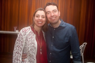 
<a style='margin-left: 5px;' class='btn btn-xs btn-social btn-facebook' href='https://www.facebook.com/sharer/sharer.php?u=https://galeramix.s01.web.getmuller.com.br/imagem/a86/800-800-90/conteudo/site_galerias/86/skank-petry-galera-mix-37.jpg' rel='popup' data-width='500' data-height='400'><i class='fa fa-facebook'></i>Compartilhar <span class='hidden-xs'>no Facebook</span>
</a> 
<a class='btn btn-default btn-xs' target='_blank' href='imagem/a86/800-800-90/conteudo/site_galerias/86/skank-petry-galera-mix-37.jpg'>
<span class='glyphicon glyphicon-cloud-download'></span> Salvar
</a>
