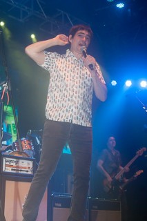 
<a style='margin-left: 5px;' class='btn btn-xs btn-social btn-facebook' href='https://www.facebook.com/sharer/sharer.php?u=https://galeramix.s01.web.getmuller.com.br/imagem/a86/800-800-90/conteudo/site_galerias/86/skank-petry-galera-mix-4.jpg' rel='popup' data-width='500' data-height='400'><i class='fa fa-facebook'></i>Compartilhar <span class='hidden-xs'>no Facebook</span>
</a> 
<a class='btn btn-default btn-xs' target='_blank' href='imagem/a86/800-800-90/conteudo/site_galerias/86/skank-petry-galera-mix-4.jpg'>
<span class='glyphicon glyphicon-cloud-download'></span> Salvar
</a>
