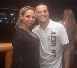 
<a style='margin-left: 5px;' class='btn btn-xs btn-social btn-facebook' href='https://www.facebook.com/sharer/sharer.php?u=https://galeramix.s01.web.getmuller.com.br/imagem/a86/800-800-90/conteudo/site_galerias/86/skank-petry-galera-mix-43.jpg' rel='popup' data-width='500' data-height='400'><i class='fa fa-facebook'></i>Compartilhar <span class='hidden-xs'>no Facebook</span>
</a> 
<a class='btn btn-default btn-xs' target='_blank' href='imagem/a86/800-800-90/conteudo/site_galerias/86/skank-petry-galera-mix-43.jpg'>
<span class='glyphicon glyphicon-cloud-download'></span> Salvar
</a>
