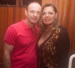 
<a style='margin-left: 5px;' class='btn btn-xs btn-social btn-facebook' href='https://www.facebook.com/sharer/sharer.php?u=https://galeramix.s01.web.getmuller.com.br/imagem/a86/800-800-90/conteudo/site_galerias/86/skank-petry-galera-mix-44.jpg' rel='popup' data-width='500' data-height='400'><i class='fa fa-facebook'></i>Compartilhar <span class='hidden-xs'>no Facebook</span>
</a> 
<a class='btn btn-default btn-xs' target='_blank' href='imagem/a86/800-800-90/conteudo/site_galerias/86/skank-petry-galera-mix-44.jpg'>
<span class='glyphicon glyphicon-cloud-download'></span> Salvar
</a>
