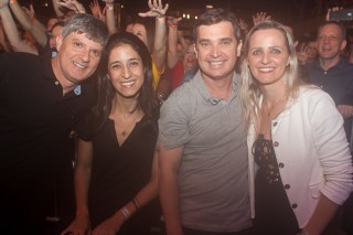 
<a style='margin-left: 5px;' class='btn btn-xs btn-social btn-facebook' href='https://www.facebook.com/sharer/sharer.php?u=https://galeramix.s01.web.getmuller.com.br/imagem/a86/800-800-90/conteudo/site_galerias/86/skank-petry-galera-mix-5.jpg' rel='popup' data-width='500' data-height='400'><i class='fa fa-facebook'></i>Compartilhar <span class='hidden-xs'>no Facebook</span>
</a> 
<a class='btn btn-default btn-xs' target='_blank' href='imagem/a86/800-800-90/conteudo/site_galerias/86/skank-petry-galera-mix-5.jpg'>
<span class='glyphicon glyphicon-cloud-download'></span> Salvar
</a>
