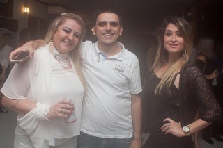 
<a style='margin-left: 5px;' class='btn btn-xs btn-social btn-facebook' href='https://www.facebook.com/sharer/sharer.php?u=https://galeramix.s01.web.getmuller.com.br/imagem/a86/800-800-90/conteudo/site_galerias/86/skank-petry-galera-mix-65.jpg' rel='popup' data-width='500' data-height='400'><i class='fa fa-facebook'></i>Compartilhar <span class='hidden-xs'>no Facebook</span>
</a> 
<a class='btn btn-default btn-xs' target='_blank' href='imagem/a86/800-800-90/conteudo/site_galerias/86/skank-petry-galera-mix-65.jpg'>
<span class='glyphicon glyphicon-cloud-download'></span> Salvar
</a>
