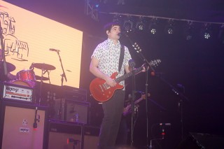 
<a style='margin-left: 5px;' class='btn btn-xs btn-social btn-facebook' href='https://www.facebook.com/sharer/sharer.php?u=https://galeramix.s01.web.getmuller.com.br/imagem/a86/800-800-90/conteudo/site_galerias/86/skank-petry-galera-mix-66.jpg' rel='popup' data-width='500' data-height='400'><i class='fa fa-facebook'></i>Compartilhar <span class='hidden-xs'>no Facebook</span>
</a> 
<a class='btn btn-default btn-xs' target='_blank' href='imagem/a86/800-800-90/conteudo/site_galerias/86/skank-petry-galera-mix-66.jpg'>
<span class='glyphicon glyphicon-cloud-download'></span> Salvar
</a>
