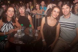 
<a style='margin-left: 5px;' class='btn btn-xs btn-social btn-facebook' href='https://www.facebook.com/sharer/sharer.php?u=https://galeramix.s01.web.getmuller.com.br/imagem/a86/800-800-90/conteudo/site_galerias/86/skank-petry-galera-mix-7.jpg' rel='popup' data-width='500' data-height='400'><i class='fa fa-facebook'></i>Compartilhar <span class='hidden-xs'>no Facebook</span>
</a> 
<a class='btn btn-default btn-xs' target='_blank' href='imagem/a86/800-800-90/conteudo/site_galerias/86/skank-petry-galera-mix-7.jpg'>
<span class='glyphicon glyphicon-cloud-download'></span> Salvar
</a>
