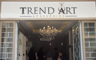 
                                    <a style='margin-left: 5px;' class='btn btn-xs btn-social btn-facebook' href='https://www.facebook.com/sharer/sharer.php?u=https://galeramix.s01.web.getmuller.com.br/imagem/a87/800-800-90/conteudo/site_galerias/87/trend-art-tijucas-galera-mix-1.jpg' rel='popup' data-width='500' data-height='400'><i class='fa fa-facebook'></i>Compartilhar <span class='hidden-xs'>no Facebook</span>
                                </a> 
                                <a class='btn btn-default btn-xs' target='_blank' href='imagem/a87/800-800-90/conteudo/site_galerias/87/trend-art-tijucas-galera-mix-1.jpg'>
                                    <span class='glyphicon glyphicon-cloud-download'></span> Salvar
                                </a>
                                