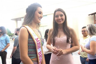 
<a style='margin-left: 5px;' class='btn btn-xs btn-social btn-facebook' href='https://www.facebook.com/sharer/sharer.php?u=https://galeramix.s01.web.getmuller.com.br/imagem/a87/800-800-90/conteudo/site_galerias/87/trend-art-tijucas-galera-mix-119.jpg' rel='popup' data-width='500' data-height='400'><i class='fa fa-facebook'></i>Compartilhar <span class='hidden-xs'>no Facebook</span>
</a> 
<a class='btn btn-default btn-xs' target='_blank' href='imagem/a87/800-800-90/conteudo/site_galerias/87/trend-art-tijucas-galera-mix-119.jpg'>
<span class='glyphicon glyphicon-cloud-download'></span> Salvar
</a>
