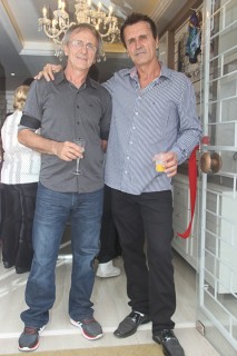 
<a style='margin-left: 5px;' class='btn btn-xs btn-social btn-facebook' href='https://www.facebook.com/sharer/sharer.php?u=https://galeramix.s01.web.getmuller.com.br/imagem/a87/800-800-90/conteudo/site_galerias/87/trend-art-tijucas-galera-mix-121.jpg' rel='popup' data-width='500' data-height='400'><i class='fa fa-facebook'></i>Compartilhar <span class='hidden-xs'>no Facebook</span>
</a> 
<a class='btn btn-default btn-xs' target='_blank' href='imagem/a87/800-800-90/conteudo/site_galerias/87/trend-art-tijucas-galera-mix-121.jpg'>
<span class='glyphicon glyphicon-cloud-download'></span> Salvar
</a>
