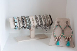 
<a style='margin-left: 5px;' class='btn btn-xs btn-social btn-facebook' href='https://www.facebook.com/sharer/sharer.php?u=https://galeramix.s01.web.getmuller.com.br/imagem/a87/800-800-90/conteudo/site_galerias/87/trend-art-tijucas-galera-mix-145.jpg' rel='popup' data-width='500' data-height='400'><i class='fa fa-facebook'></i>Compartilhar <span class='hidden-xs'>no Facebook</span>
</a> 
<a class='btn btn-default btn-xs' target='_blank' href='imagem/a87/800-800-90/conteudo/site_galerias/87/trend-art-tijucas-galera-mix-145.jpg'>
<span class='glyphicon glyphicon-cloud-download'></span> Salvar
</a>
