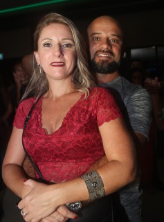 
                <a style='margin-left: 5px;' class='btn btn-xs btn-social btn-facebook' href='https://www.facebook.com/sharer/sharer.php?u=https://galeramix.s01.web.getmuller.com.br/imagem/a88/800-800-90/conteudo/site_galerias/88/arena-petry-sao-jose-galera-mix-103.jpg' rel='popup' data-width='500' data-height='400'><i class='fa fa-facebook'></i>Compartilhar <span class='hidden-xs'>no Facebook</span>
            </a> 
            <a class='btn btn-default btn-xs' target='_blank' href='imagem/a88/800-800-90/conteudo/site_galerias/88/arena-petry-sao-jose-galera-mix-103.jpg'>
                <span class='glyphicon glyphicon-cloud-download'></span> Salvar
            </a>
            