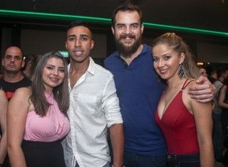 
<a style='margin-left: 5px;' class='btn btn-xs btn-social btn-facebook' href='https://www.facebook.com/sharer/sharer.php?u=https://galeramix.s01.web.getmuller.com.br/imagem/a88/800-800-90/conteudo/site_galerias/88/arena-petry-sao-jose-galera-mix-107.jpg' rel='popup' data-width='500' data-height='400'><i class='fa fa-facebook'></i>Compartilhar <span class='hidden-xs'>no Facebook</span>
</a> 
<a class='btn btn-default btn-xs' target='_blank' href='imagem/a88/800-800-90/conteudo/site_galerias/88/arena-petry-sao-jose-galera-mix-107.jpg'>
<span class='glyphicon glyphicon-cloud-download'></span> Salvar
</a>
