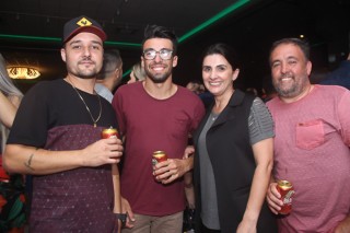 
<a style='margin-left: 5px;' class='btn btn-xs btn-social btn-facebook' href='https://www.facebook.com/sharer/sharer.php?u=https://galeramix.s01.web.getmuller.com.br/imagem/a88/800-800-90/conteudo/site_galerias/88/arena-petry-sao-jose-galera-mix-108.jpg' rel='popup' data-width='500' data-height='400'><i class='fa fa-facebook'></i>Compartilhar <span class='hidden-xs'>no Facebook</span>
</a> 
<a class='btn btn-default btn-xs' target='_blank' href='imagem/a88/800-800-90/conteudo/site_galerias/88/arena-petry-sao-jose-galera-mix-108.jpg'>
<span class='glyphicon glyphicon-cloud-download'></span> Salvar
</a>
