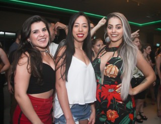 
<a style='margin-left: 5px;' class='btn btn-xs btn-social btn-facebook' href='https://www.facebook.com/sharer/sharer.php?u=https://galeramix.s01.web.getmuller.com.br/imagem/a88/800-800-90/conteudo/site_galerias/88/arena-petry-sao-jose-galera-mix-109.jpg' rel='popup' data-width='500' data-height='400'><i class='fa fa-facebook'></i>Compartilhar <span class='hidden-xs'>no Facebook</span>
</a> 
<a class='btn btn-default btn-xs' target='_blank' href='imagem/a88/800-800-90/conteudo/site_galerias/88/arena-petry-sao-jose-galera-mix-109.jpg'>
<span class='glyphicon glyphicon-cloud-download'></span> Salvar
</a>
