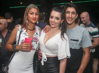 
<a style='margin-left: 5px;' class='btn btn-xs btn-social btn-facebook' href='https://www.facebook.com/sharer/sharer.php?u=https://galeramix.s01.web.getmuller.com.br/imagem/a88/800-800-90/conteudo/site_galerias/88/arena-petry-sao-jose-galera-mix-115.jpg' rel='popup' data-width='500' data-height='400'><i class='fa fa-facebook'></i>Compartilhar <span class='hidden-xs'>no Facebook</span>
</a> 
<a class='btn btn-default btn-xs' target='_blank' href='imagem/a88/800-800-90/conteudo/site_galerias/88/arena-petry-sao-jose-galera-mix-115.jpg'>
<span class='glyphicon glyphicon-cloud-download'></span> Salvar
</a>
