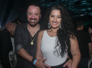 
<a style='margin-left: 5px;' class='btn btn-xs btn-social btn-facebook' href='https://www.facebook.com/sharer/sharer.php?u=https://galeramix.s01.web.getmuller.com.br/imagem/a88/800-800-90/conteudo/site_galerias/88/arena-petry-sao-jose-galera-mix-136.jpg' rel='popup' data-width='500' data-height='400'><i class='fa fa-facebook'></i>Compartilhar <span class='hidden-xs'>no Facebook</span>
</a> 
<a class='btn btn-default btn-xs' target='_blank' href='imagem/a88/800-800-90/conteudo/site_galerias/88/arena-petry-sao-jose-galera-mix-136.jpg'>
<span class='glyphicon glyphicon-cloud-download'></span> Salvar
</a>
