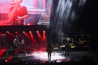 
<a style='margin-left: 5px;' class='btn btn-xs btn-social btn-facebook' href='https://www.facebook.com/sharer/sharer.php?u=https://galeramix.s01.web.getmuller.com.br/imagem/a88/800-800-90/conteudo/site_galerias/88/arena-petry-sao-jose-galera-mix-137.jpg' rel='popup' data-width='500' data-height='400'><i class='fa fa-facebook'></i>Compartilhar <span class='hidden-xs'>no Facebook</span>
</a> 
<a class='btn btn-default btn-xs' target='_blank' href='imagem/a88/800-800-90/conteudo/site_galerias/88/arena-petry-sao-jose-galera-mix-137.jpg'>
<span class='glyphicon glyphicon-cloud-download'></span> Salvar
</a>
