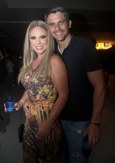 
<a style='margin-left: 5px;' class='btn btn-xs btn-social btn-facebook' href='https://www.facebook.com/sharer/sharer.php?u=https://galeramix.s01.web.getmuller.com.br/imagem/a88/800-800-90/conteudo/site_galerias/88/arena-petry-sao-jose-galera-mix-21.jpg' rel='popup' data-width='500' data-height='400'><i class='fa fa-facebook'></i>Compartilhar <span class='hidden-xs'>no Facebook</span>
</a> 
<a class='btn btn-default btn-xs' target='_blank' href='imagem/a88/800-800-90/conteudo/site_galerias/88/arena-petry-sao-jose-galera-mix-21.jpg'>
<span class='glyphicon glyphicon-cloud-download'></span> Salvar
</a>
