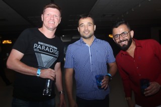 
<a style='margin-left: 5px;' class='btn btn-xs btn-social btn-facebook' href='https://www.facebook.com/sharer/sharer.php?u=https://galeramix.s01.web.getmuller.com.br/imagem/a88/800-800-90/conteudo/site_galerias/88/arena-petry-sao-jose-galera-mix-24.jpg' rel='popup' data-width='500' data-height='400'><i class='fa fa-facebook'></i>Compartilhar <span class='hidden-xs'>no Facebook</span>
</a> 
<a class='btn btn-default btn-xs' target='_blank' href='imagem/a88/800-800-90/conteudo/site_galerias/88/arena-petry-sao-jose-galera-mix-24.jpg'>
<span class='glyphicon glyphicon-cloud-download'></span> Salvar
</a>
