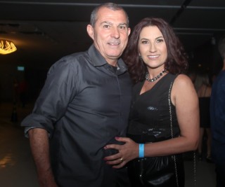 
<a style='margin-left: 5px;' class='btn btn-xs btn-social btn-facebook' href='https://www.facebook.com/sharer/sharer.php?u=https://galeramix.s01.web.getmuller.com.br/imagem/a88/800-800-90/conteudo/site_galerias/88/arena-petry-sao-jose-galera-mix-34.jpg' rel='popup' data-width='500' data-height='400'><i class='fa fa-facebook'></i>Compartilhar <span class='hidden-xs'>no Facebook</span>
</a> 
<a class='btn btn-default btn-xs' target='_blank' href='imagem/a88/800-800-90/conteudo/site_galerias/88/arena-petry-sao-jose-galera-mix-34.jpg'>
<span class='glyphicon glyphicon-cloud-download'></span> Salvar
</a>
