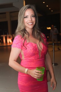 
<a style='margin-left: 5px;' class='btn btn-xs btn-social btn-facebook' href='https://www.facebook.com/sharer/sharer.php?u=https://galeramix.s01.web.getmuller.com.br/imagem/a88/800-800-90/conteudo/site_galerias/88/arena-petry-sao-jose-galera-mix-47.jpg' rel='popup' data-width='500' data-height='400'><i class='fa fa-facebook'></i>Compartilhar <span class='hidden-xs'>no Facebook</span>
</a> 
<a class='btn btn-default btn-xs' target='_blank' href='imagem/a88/800-800-90/conteudo/site_galerias/88/arena-petry-sao-jose-galera-mix-47.jpg'>
<span class='glyphicon glyphicon-cloud-download'></span> Salvar
</a>
