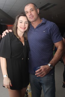 
<a style='margin-left: 5px;' class='btn btn-xs btn-social btn-facebook' href='https://www.facebook.com/sharer/sharer.php?u=https://galeramix.s01.web.getmuller.com.br/imagem/a88/800-800-90/conteudo/site_galerias/88/arena-petry-sao-jose-galera-mix-48.jpg' rel='popup' data-width='500' data-height='400'><i class='fa fa-facebook'></i>Compartilhar <span class='hidden-xs'>no Facebook</span>
</a> 
<a class='btn btn-default btn-xs' target='_blank' href='imagem/a88/800-800-90/conteudo/site_galerias/88/arena-petry-sao-jose-galera-mix-48.jpg'>
<span class='glyphicon glyphicon-cloud-download'></span> Salvar
</a>
