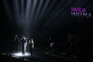 
<a style='margin-left: 5px;' class='btn btn-xs btn-social btn-facebook' href='https://www.facebook.com/sharer/sharer.php?u=https://galeramix.s01.web.getmuller.com.br/imagem/a88/800-800-90/conteudo/site_galerias/88/arena-petry-sao-jose-galera-mix-54.jpg' rel='popup' data-width='500' data-height='400'><i class='fa fa-facebook'></i>Compartilhar <span class='hidden-xs'>no Facebook</span>
</a> 
<a class='btn btn-default btn-xs' target='_blank' href='imagem/a88/800-800-90/conteudo/site_galerias/88/arena-petry-sao-jose-galera-mix-54.jpg'>
<span class='glyphicon glyphicon-cloud-download'></span> Salvar
</a>
