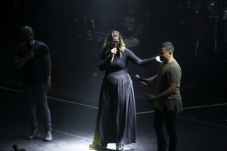 
<a style='margin-left: 5px;' class='btn btn-xs btn-social btn-facebook' href='https://www.facebook.com/sharer/sharer.php?u=https://galeramix.s01.web.getmuller.com.br/imagem/a88/800-800-90/conteudo/site_galerias/88/arena-petry-sao-jose-galera-mix-55.jpg' rel='popup' data-width='500' data-height='400'><i class='fa fa-facebook'></i>Compartilhar <span class='hidden-xs'>no Facebook</span>
</a> 
<a class='btn btn-default btn-xs' target='_blank' href='imagem/a88/800-800-90/conteudo/site_galerias/88/arena-petry-sao-jose-galera-mix-55.jpg'>
<span class='glyphicon glyphicon-cloud-download'></span> Salvar
</a>
