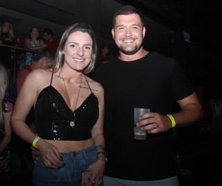 
<a style='margin-left: 5px;' class='btn btn-xs btn-social btn-facebook' href='https://www.facebook.com/sharer/sharer.php?u=https://galeramix.s01.web.getmuller.com.br/imagem/a88/800-800-90/conteudo/site_galerias/88/arena-petry-sao-jose-galera-mix-58.jpg' rel='popup' data-width='500' data-height='400'><i class='fa fa-facebook'></i>Compartilhar <span class='hidden-xs'>no Facebook</span>
</a> 
<a class='btn btn-default btn-xs' target='_blank' href='imagem/a88/800-800-90/conteudo/site_galerias/88/arena-petry-sao-jose-galera-mix-58.jpg'>
<span class='glyphicon glyphicon-cloud-download'></span> Salvar
</a>
