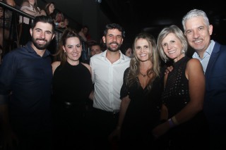 
<a style='margin-left: 5px;' class='btn btn-xs btn-social btn-facebook' href='https://www.facebook.com/sharer/sharer.php?u=https://galeramix.s01.web.getmuller.com.br/imagem/a88/800-800-90/conteudo/site_galerias/88/arena-petry-sao-jose-galera-mix-59.jpg' rel='popup' data-width='500' data-height='400'><i class='fa fa-facebook'></i>Compartilhar <span class='hidden-xs'>no Facebook</span>
</a> 
<a class='btn btn-default btn-xs' target='_blank' href='imagem/a88/800-800-90/conteudo/site_galerias/88/arena-petry-sao-jose-galera-mix-59.jpg'>
<span class='glyphicon glyphicon-cloud-download'></span> Salvar
</a>
