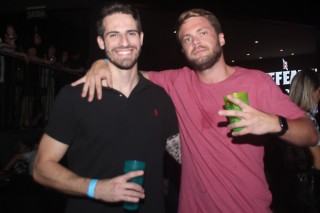 
<a style='margin-left: 5px;' class='btn btn-xs btn-social btn-facebook' href='https://www.facebook.com/sharer/sharer.php?u=https://galeramix.s01.web.getmuller.com.br/imagem/a88/800-800-90/conteudo/site_galerias/88/arena-petry-sao-jose-galera-mix-7.jpg' rel='popup' data-width='500' data-height='400'><i class='fa fa-facebook'></i>Compartilhar <span class='hidden-xs'>no Facebook</span>
</a> 
<a class='btn btn-default btn-xs' target='_blank' href='imagem/a88/800-800-90/conteudo/site_galerias/88/arena-petry-sao-jose-galera-mix-7.jpg'>
<span class='glyphicon glyphicon-cloud-download'></span> Salvar
</a>
