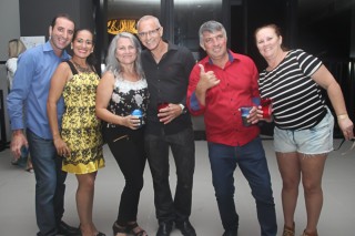 
<a style='margin-left: 5px;' class='btn btn-xs btn-social btn-facebook' href='https://www.facebook.com/sharer/sharer.php?u=https://galeramix.s01.web.getmuller.com.br/imagem/a88/800-800-90/conteudo/site_galerias/88/arena-petry-sao-jose-galera-mix-75.jpg' rel='popup' data-width='500' data-height='400'><i class='fa fa-facebook'></i>Compartilhar <span class='hidden-xs'>no Facebook</span>
</a> 
<a class='btn btn-default btn-xs' target='_blank' href='imagem/a88/800-800-90/conteudo/site_galerias/88/arena-petry-sao-jose-galera-mix-75.jpg'>
<span class='glyphicon glyphicon-cloud-download'></span> Salvar
</a>
