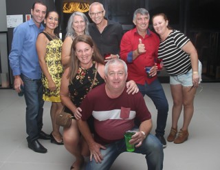 
<a style='margin-left: 5px;' class='btn btn-xs btn-social btn-facebook' href='https://www.facebook.com/sharer/sharer.php?u=https://galeramix.s01.web.getmuller.com.br/imagem/a88/800-800-90/conteudo/site_galerias/88/arena-petry-sao-jose-galera-mix-76.jpg' rel='popup' data-width='500' data-height='400'><i class='fa fa-facebook'></i>Compartilhar <span class='hidden-xs'>no Facebook</span>
</a> 
<a class='btn btn-default btn-xs' target='_blank' href='imagem/a88/800-800-90/conteudo/site_galerias/88/arena-petry-sao-jose-galera-mix-76.jpg'>
<span class='glyphicon glyphicon-cloud-download'></span> Salvar
</a>
