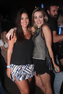 
<a style='margin-left: 5px;' class='btn btn-xs btn-social btn-facebook' href='https://www.facebook.com/sharer/sharer.php?u=https://galeramix.s01.web.getmuller.com.br/imagem/a88/800-800-90/conteudo/site_galerias/88/arena-petry-sao-jose-galera-mix-8.jpg' rel='popup' data-width='500' data-height='400'><i class='fa fa-facebook'></i>Compartilhar <span class='hidden-xs'>no Facebook</span>
</a> 
<a class='btn btn-default btn-xs' target='_blank' href='imagem/a88/800-800-90/conteudo/site_galerias/88/arena-petry-sao-jose-galera-mix-8.jpg'>
<span class='glyphicon glyphicon-cloud-download'></span> Salvar
</a>
