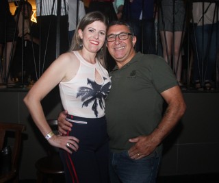 
<a style='margin-left: 5px;' class='btn btn-xs btn-social btn-facebook' href='https://www.facebook.com/sharer/sharer.php?u=https://galeramix.s01.web.getmuller.com.br/imagem/a88/800-800-90/conteudo/site_galerias/88/arena-petry-sao-jose-galera-mix-9.jpg' rel='popup' data-width='500' data-height='400'><i class='fa fa-facebook'></i>Compartilhar <span class='hidden-xs'>no Facebook</span>
</a> 
<a class='btn btn-default btn-xs' target='_blank' href='imagem/a88/800-800-90/conteudo/site_galerias/88/arena-petry-sao-jose-galera-mix-9.jpg'>
<span class='glyphicon glyphicon-cloud-download'></span> Salvar
</a>
