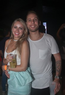 
<a style='margin-left: 5px;' class='btn btn-xs btn-social btn-facebook' href='https://www.facebook.com/sharer/sharer.php?u=https://galeramix.s01.web.getmuller.com.br/imagem/a88/800-800-90/conteudo/site_galerias/88/arena-petry-sao-jose-galera-mix-92.jpg' rel='popup' data-width='500' data-height='400'><i class='fa fa-facebook'></i>Compartilhar <span class='hidden-xs'>no Facebook</span>
</a> 
<a class='btn btn-default btn-xs' target='_blank' href='imagem/a88/800-800-90/conteudo/site_galerias/88/arena-petry-sao-jose-galera-mix-92.jpg'>
<span class='glyphicon glyphicon-cloud-download'></span> Salvar
</a>
