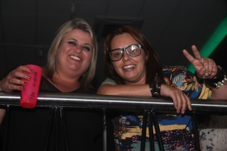 
<a style='margin-left: 5px;' class='btn btn-xs btn-social btn-facebook' href='https://www.facebook.com/sharer/sharer.php?u=https://galeramix.s01.web.getmuller.com.br/imagem/a88/800-800-90/conteudo/site_galerias/88/arena-petry-sao-jose-galera-mix-98.jpg' rel='popup' data-width='500' data-height='400'><i class='fa fa-facebook'></i>Compartilhar <span class='hidden-xs'>no Facebook</span>
</a> 
<a class='btn btn-default btn-xs' target='_blank' href='imagem/a88/800-800-90/conteudo/site_galerias/88/arena-petry-sao-jose-galera-mix-98.jpg'>
<span class='glyphicon glyphicon-cloud-download'></span> Salvar
</a>
