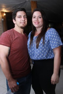 
<a style='margin-left: 5px;' class='btn btn-xs btn-social btn-facebook' href='https://www.facebook.com/sharer/sharer.php?u=https://galeramix.s01.web.getmuller.com.br/imagem/a9/800-800-90/conteudo/site_galerias/9/cabare-petry-galera-mix-115.jpg' rel='popup' data-width='500' data-height='400'><i class='fa fa-facebook'></i>Compartilhar <span class='hidden-xs'>no Facebook</span>
</a> 
<a class='btn btn-default btn-xs' target='_blank' href='imagem/a9/800-800-90/conteudo/site_galerias/9/cabare-petry-galera-mix-115.jpg'>
<span class='glyphicon glyphicon-cloud-download'></span> Salvar
</a>
