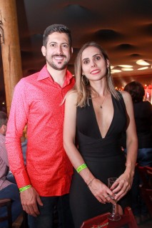 
<a style='margin-left: 5px;' class='btn btn-xs btn-social btn-facebook' href='https://www.facebook.com/sharer/sharer.php?u=https://galeramix.s01.web.getmuller.com.br/imagem/a9/800-800-90/conteudo/site_galerias/9/cabare-petry-galera-mix-118.jpg' rel='popup' data-width='500' data-height='400'><i class='fa fa-facebook'></i>Compartilhar <span class='hidden-xs'>no Facebook</span>
</a> 
<a class='btn btn-default btn-xs' target='_blank' href='imagem/a9/800-800-90/conteudo/site_galerias/9/cabare-petry-galera-mix-118.jpg'>
<span class='glyphicon glyphicon-cloud-download'></span> Salvar
</a>
