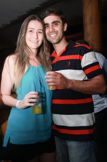 
<a style='margin-left: 5px;' class='btn btn-xs btn-social btn-facebook' href='https://www.facebook.com/sharer/sharer.php?u=https://galeramix.s01.web.getmuller.com.br/imagem/a9/800-800-90/conteudo/site_galerias/9/cabare-petry-galera-mix-128.jpg' rel='popup' data-width='500' data-height='400'><i class='fa fa-facebook'></i>Compartilhar <span class='hidden-xs'>no Facebook</span>
</a> 
<a class='btn btn-default btn-xs' target='_blank' href='imagem/a9/800-800-90/conteudo/site_galerias/9/cabare-petry-galera-mix-128.jpg'>
<span class='glyphicon glyphicon-cloud-download'></span> Salvar
</a>
