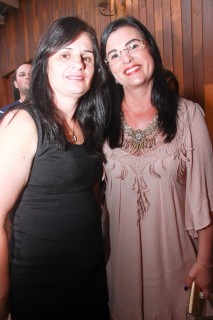 
<a style='margin-left: 5px;' class='btn btn-xs btn-social btn-facebook' href='https://www.facebook.com/sharer/sharer.php?u=https://galeramix.s01.web.getmuller.com.br/imagem/a9/800-800-90/conteudo/site_galerias/9/cabare-petry-galera-mix-45.jpg' rel='popup' data-width='500' data-height='400'><i class='fa fa-facebook'></i>Compartilhar <span class='hidden-xs'>no Facebook</span>
</a> 
<a class='btn btn-default btn-xs' target='_blank' href='imagem/a9/800-800-90/conteudo/site_galerias/9/cabare-petry-galera-mix-45.jpg'>
<span class='glyphicon glyphicon-cloud-download'></span> Salvar
</a>
