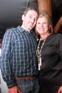 
<a style='margin-left: 5px;' class='btn btn-xs btn-social btn-facebook' href='https://www.facebook.com/sharer/sharer.php?u=https://galeramix.s01.web.getmuller.com.br/imagem/a9/800-800-90/conteudo/site_galerias/9/cabare-petry-galera-mix-52.jpg' rel='popup' data-width='500' data-height='400'><i class='fa fa-facebook'></i>Compartilhar <span class='hidden-xs'>no Facebook</span>
</a> 
<a class='btn btn-default btn-xs' target='_blank' href='imagem/a9/800-800-90/conteudo/site_galerias/9/cabare-petry-galera-mix-52.jpg'>
<span class='glyphicon glyphicon-cloud-download'></span> Salvar
</a>
