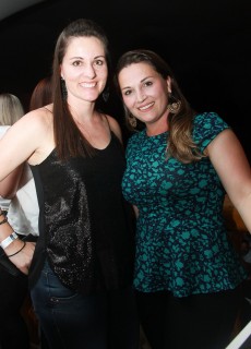 
<a style='margin-left: 5px;' class='btn btn-xs btn-social btn-facebook' href='https://www.facebook.com/sharer/sharer.php?u=https://galeramix.s01.web.getmuller.com.br/imagem/a9/800-800-90/conteudo/site_galerias/9/cabare-petry-galera-mix-64.jpg' rel='popup' data-width='500' data-height='400'><i class='fa fa-facebook'></i>Compartilhar <span class='hidden-xs'>no Facebook</span>
</a> 
<a class='btn btn-default btn-xs' target='_blank' href='imagem/a9/800-800-90/conteudo/site_galerias/9/cabare-petry-galera-mix-64.jpg'>
<span class='glyphicon glyphicon-cloud-download'></span> Salvar
</a>
