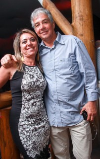 
<a style='margin-left: 5px;' class='btn btn-xs btn-social btn-facebook' href='https://www.facebook.com/sharer/sharer.php?u=https://galeramix.s01.web.getmuller.com.br/imagem/a9/800-800-90/conteudo/site_galerias/9/cabare-petry-galera-mix-79.jpg' rel='popup' data-width='500' data-height='400'><i class='fa fa-facebook'></i>Compartilhar <span class='hidden-xs'>no Facebook</span>
</a> 
<a class='btn btn-default btn-xs' target='_blank' href='imagem/a9/800-800-90/conteudo/site_galerias/9/cabare-petry-galera-mix-79.jpg'>
<span class='glyphicon glyphicon-cloud-download'></span> Salvar
</a>
