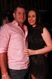 
<a style='margin-left: 5px;' class='btn btn-xs btn-social btn-facebook' href='https://www.facebook.com/sharer/sharer.php?u=https://galeramix.s01.web.getmuller.com.br/imagem/a9/800-800-90/conteudo/site_galerias/9/cabare-petry-galera-mix-87.jpg' rel='popup' data-width='500' data-height='400'><i class='fa fa-facebook'></i>Compartilhar <span class='hidden-xs'>no Facebook</span>
</a> 
<a class='btn btn-default btn-xs' target='_blank' href='imagem/a9/800-800-90/conteudo/site_galerias/9/cabare-petry-galera-mix-87.jpg'>
<span class='glyphicon glyphicon-cloud-download'></span> Salvar
</a>
