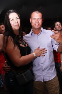 
<a style='margin-left: 5px;' class='btn btn-xs btn-social btn-facebook' href='https://www.facebook.com/sharer/sharer.php?u=https://galeramix.s01.web.getmuller.com.br/imagem/a9/800-800-90/conteudo/site_galerias/9/cabare-petry-galera-mix-99.jpg' rel='popup' data-width='500' data-height='400'><i class='fa fa-facebook'></i>Compartilhar <span class='hidden-xs'>no Facebook</span>
</a> 
<a class='btn btn-default btn-xs' target='_blank' href='imagem/a9/800-800-90/conteudo/site_galerias/9/cabare-petry-galera-mix-99.jpg'>
<span class='glyphicon glyphicon-cloud-download'></span> Salvar
</a>
