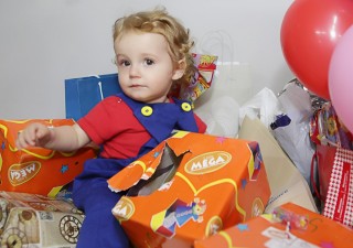 
<a style='margin-left: 5px;' class='btn btn-xs btn-social btn-facebook' href='https://www.facebook.com/sharer/sharer.php?u=https://galeramix.s01.web.getmuller.com.br/imagem/a90/800-800-90/conteudo/site_galerias/90/img0597-copia.jpg' rel='popup' data-width='500' data-height='400'><i class='fa fa-facebook'></i>Compartilhar <span class='hidden-xs'>no Facebook</span>
</a> 
<a class='btn btn-default btn-xs' target='_blank' href='imagem/a90/800-800-90/conteudo/site_galerias/90/img0597-copia.jpg'>
<span class='glyphicon glyphicon-cloud-download'></span> Salvar
</a>
